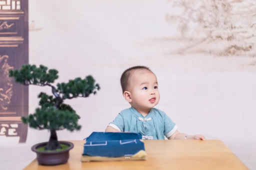 代怀生子好找吗宝宝几个月开始吃米粉